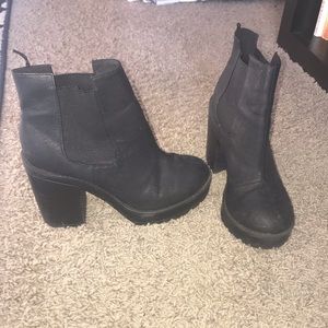 Chunky heel chelsea boots black size 7